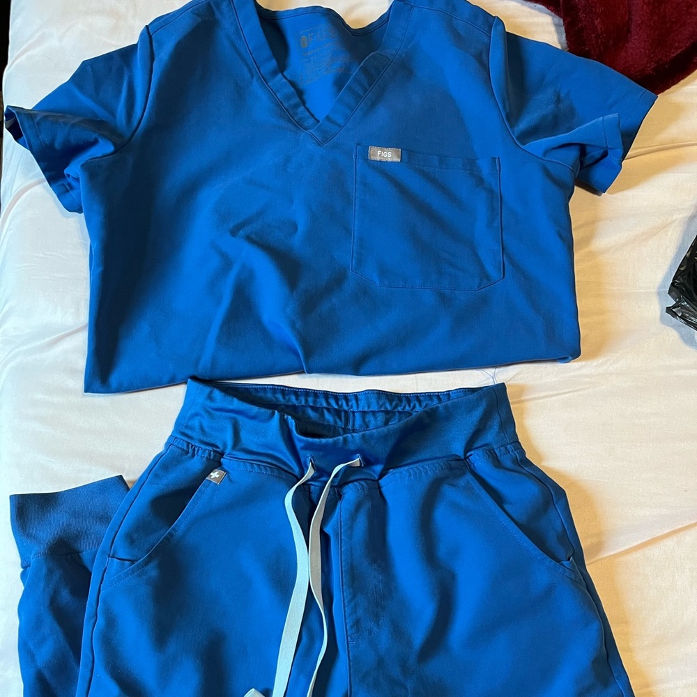 Figs scrubs